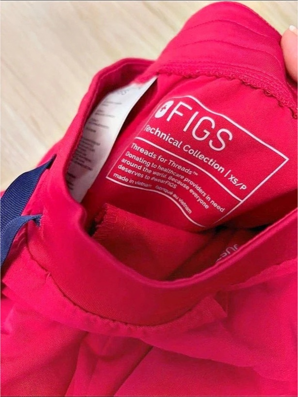 FIGS Technical Collection Scrub set - Picture 4 of 5